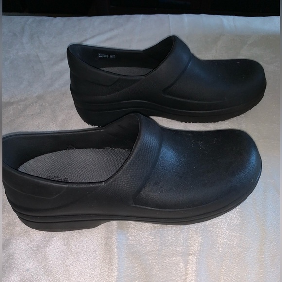 CROCS Women’s Neria Pro II Slip Resistant Work Clog Shoes size 9 - Picture 2 of 7